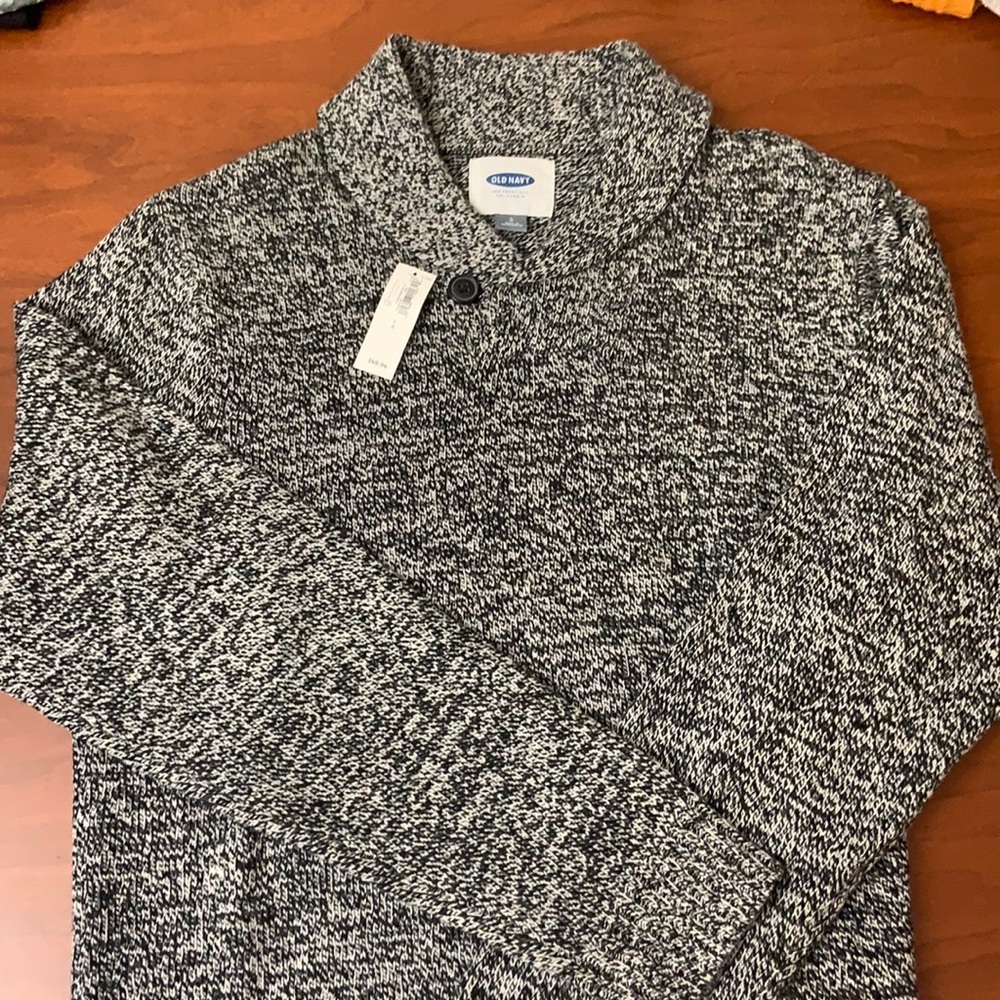 🎁 Men’s Old Navy sweater - perfect gift for the holidays!